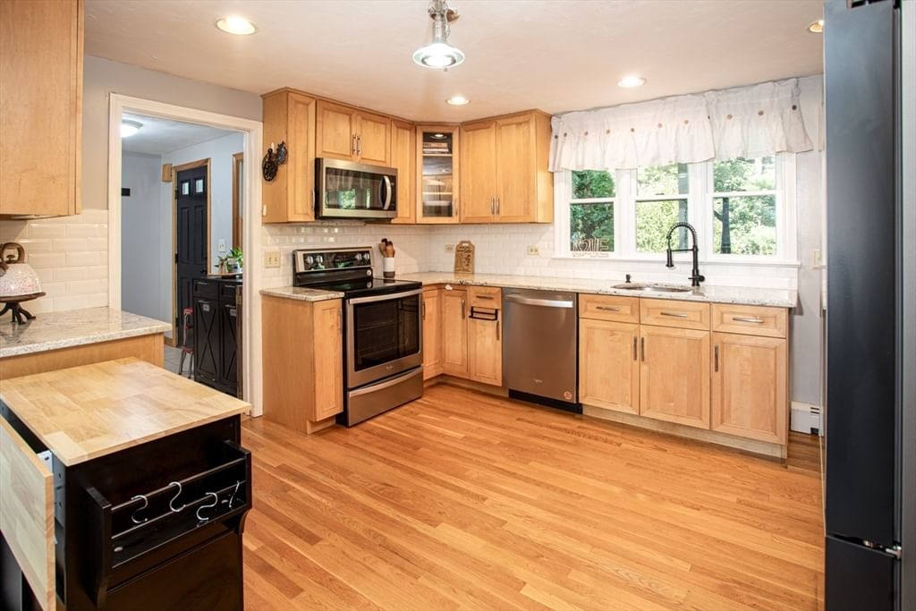 14 Shady Ln Wareham — Photo 12 of 41