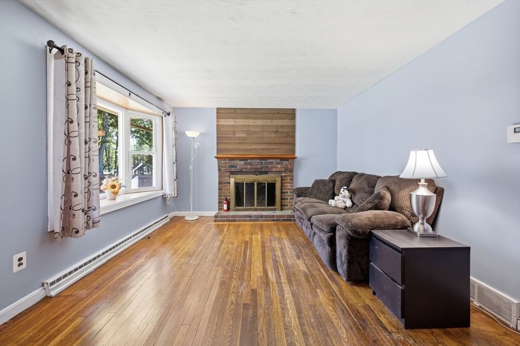 47 W Shore Rd, Holbrook, MA 02343 photo 3
