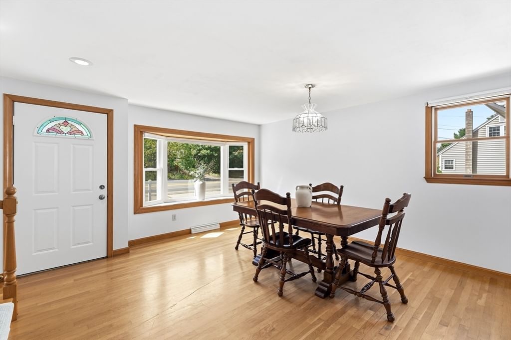 1251 Shawsheen St Tewksbury — Photo 9 of 42