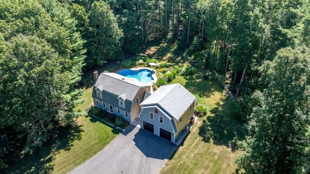 10 Brenrae Dr Middleboro — Photo 2 of 30