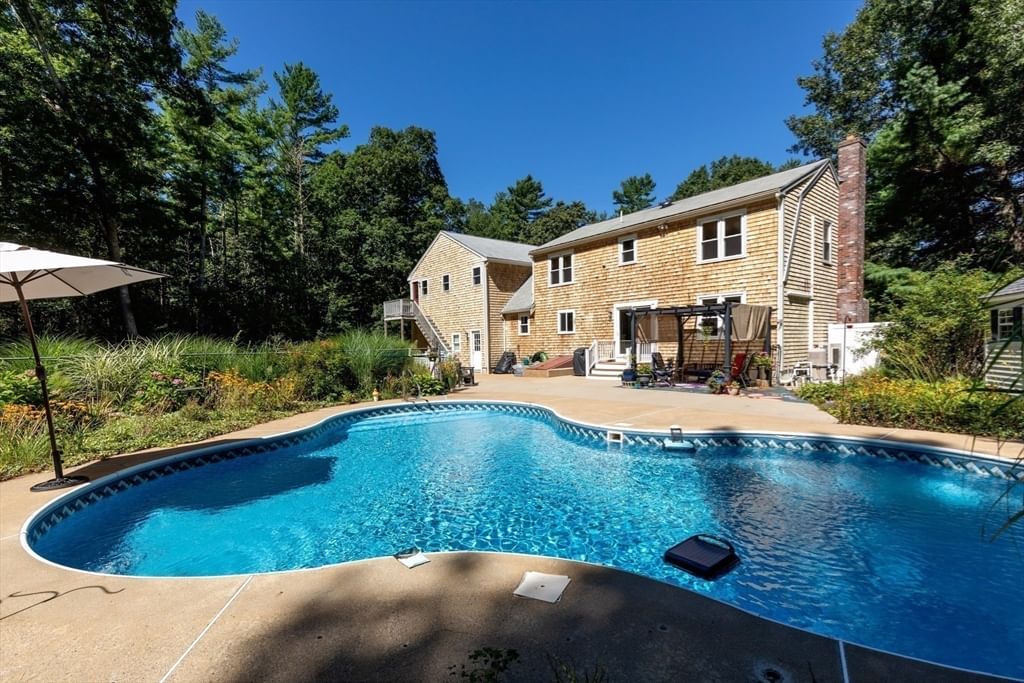 10 Brenrae Dr Middleboro — Photo 4 of 30