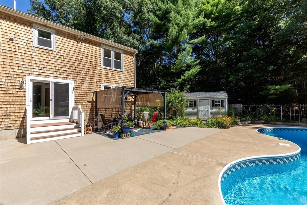 10 Brenrae Dr Middleboro — Photo 5 of 30
