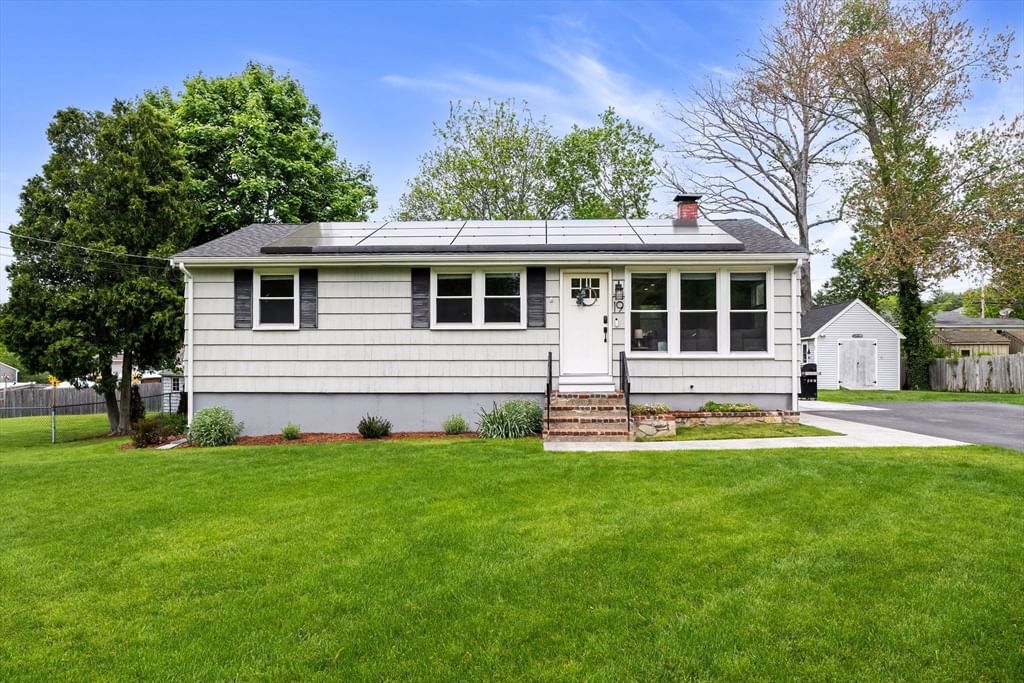 19 Burr Ave Pembroke — Photo 1 of 28