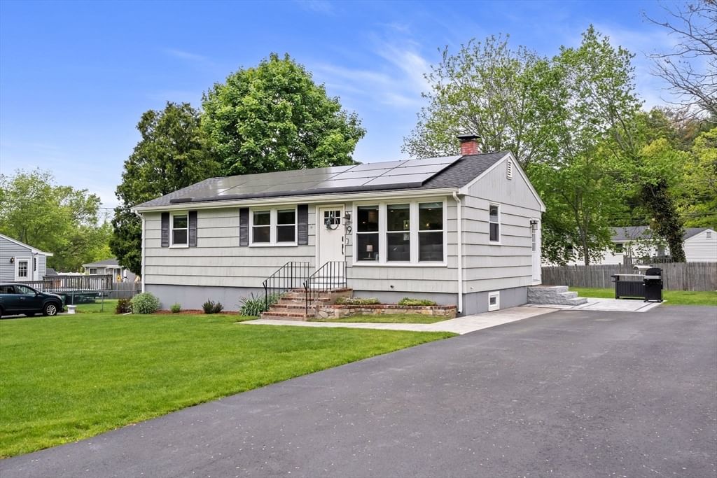 19 Burr Ave Pembroke — Photo 2 of 28