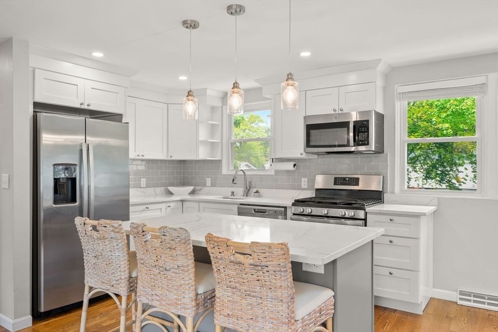 19 Burr Ave Pembroke — Photo 4 of 28