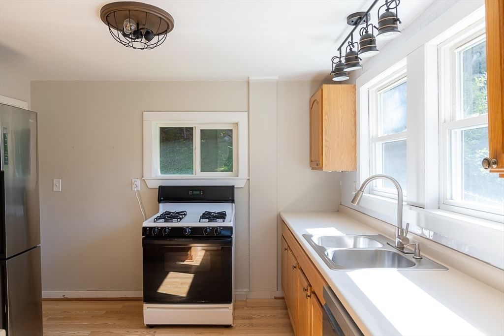 24 Belvidere Rd Haverhill — Photo 8 of 39