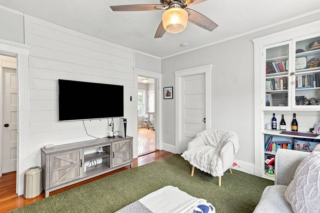 33 King Street #3 Boston — Photo 3 of 17
