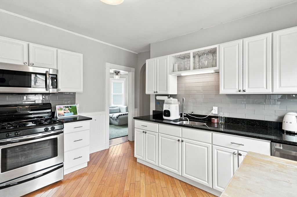 33 King Street #3 Boston — Photo 4 of 17