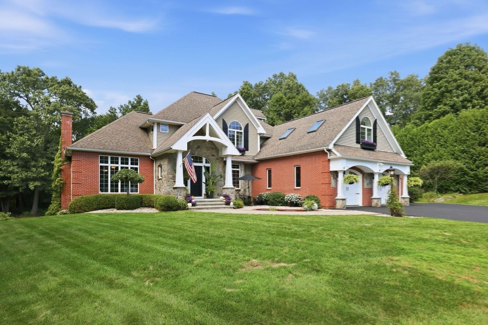 47 Deer Hill Cir Ludlow — Photo 37 of 42