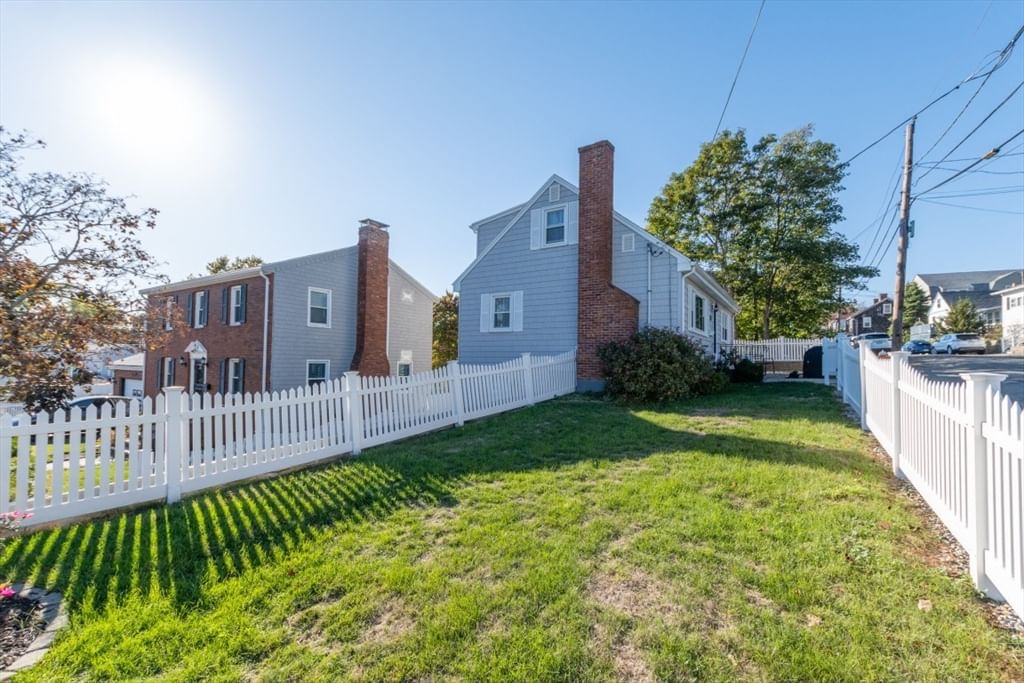 8 Siren St Winthrop — Photo 8 of 38