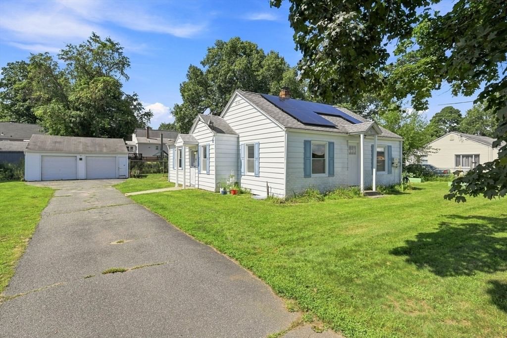 77 Powder Mill Rd Southwick — Photo 4 of 30