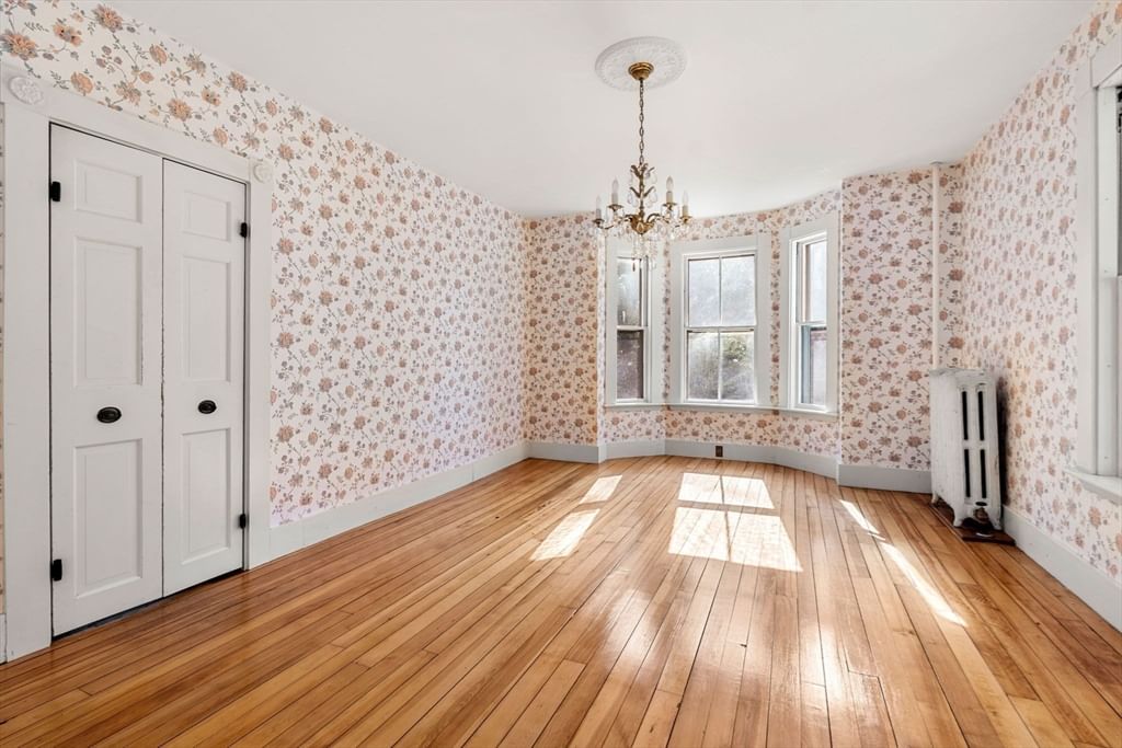 42 Walnut Rd Hamilton — Photo 18 of 36