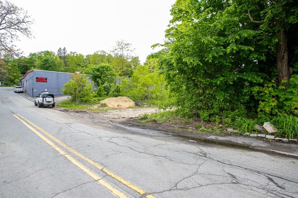 17 Simonds Rd Fitchburg — Photo 4 of 5