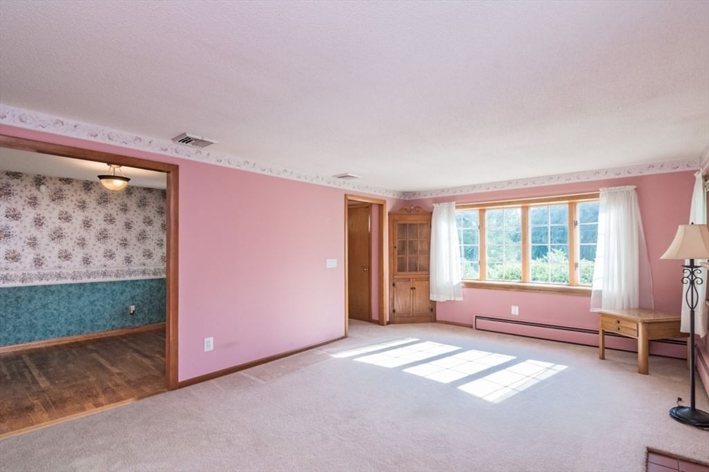98 Circle Dr West Springfield — Photo 16 of 42