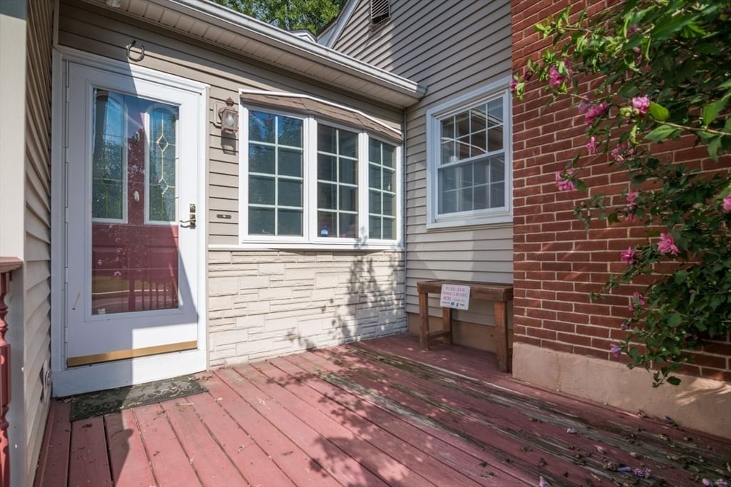 98 Circle Dr West Springfield — Photo 4 of 42
