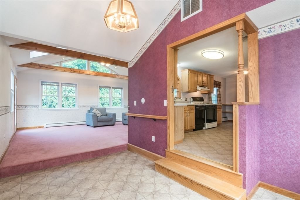 98 Circle Dr West Springfield — Photo 5 of 42