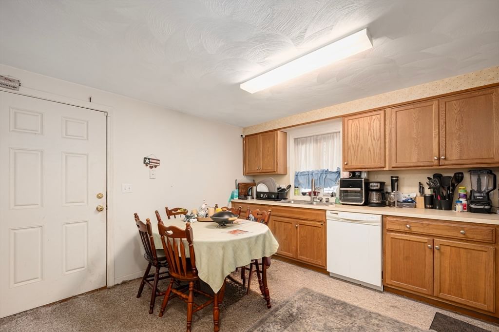 127 Maple Street Attleboro — Photo 12 of 24