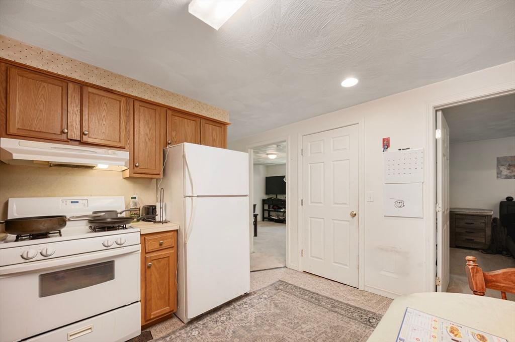 127 Maple Street Attleboro — Photo 13 of 24