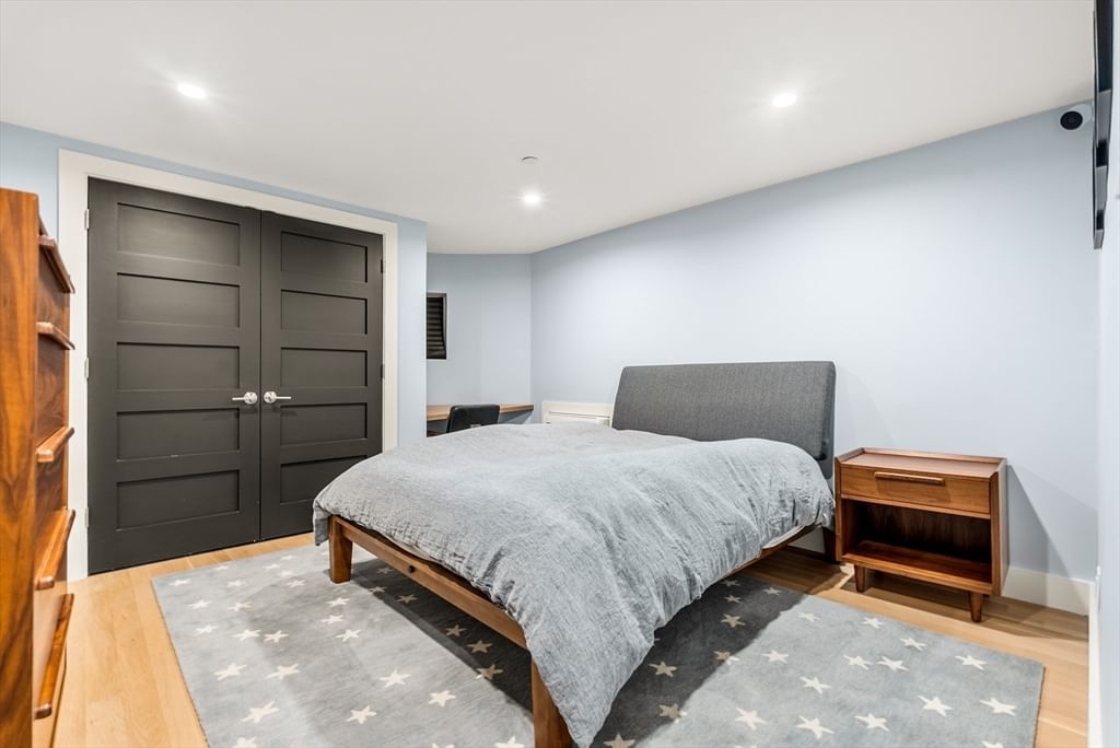 680 Tremont St #1 Boston — Photo 16 of 26