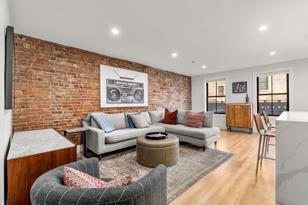 680 Tremont St #1 Boston — Photo 3 of 26