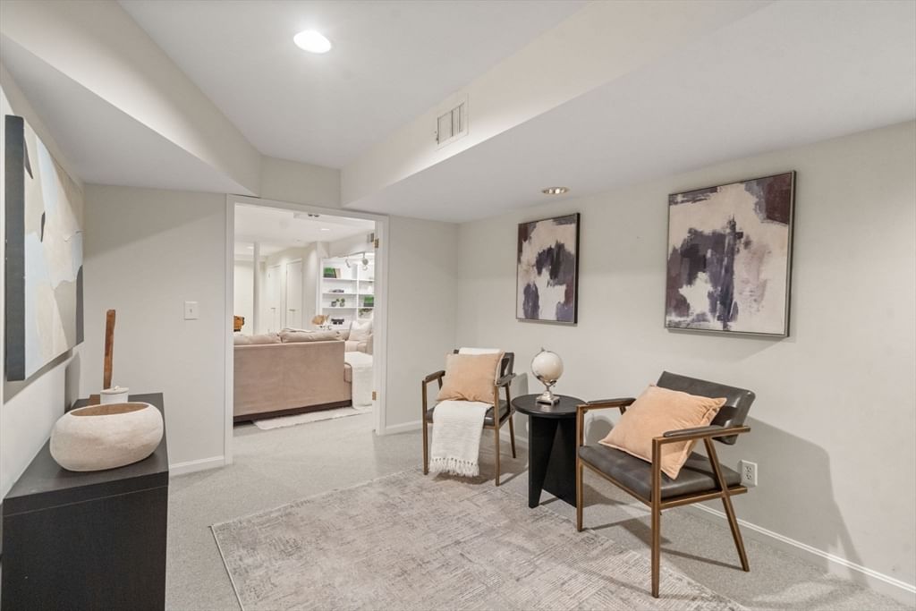 279 Nahanton St #279 Newton — Photo 35 of 41