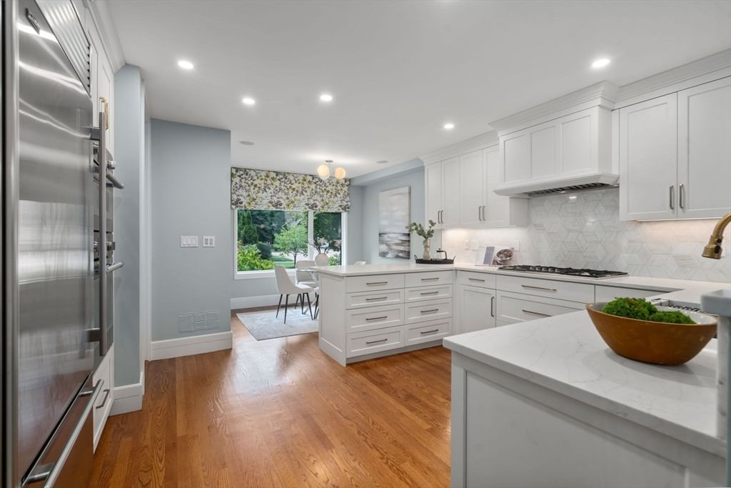 279 Nahanton St #279 Newton — Photo 6 of 41