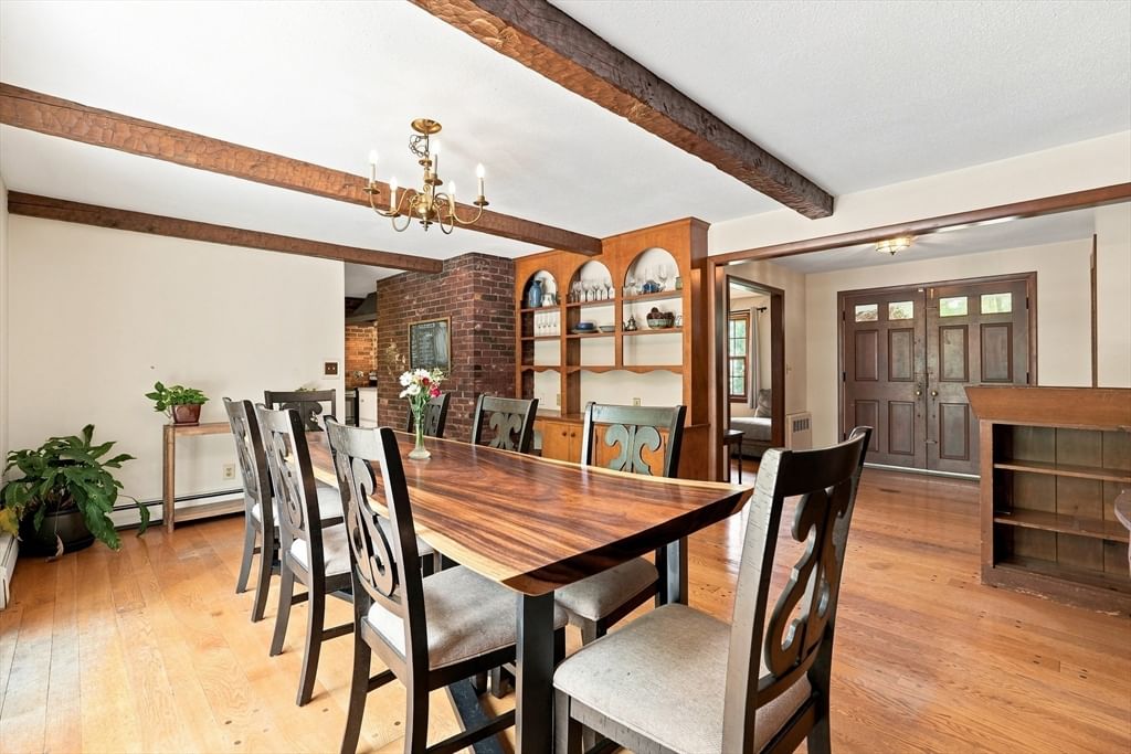 261 Bay Road Hadley — Photo 10 of 38