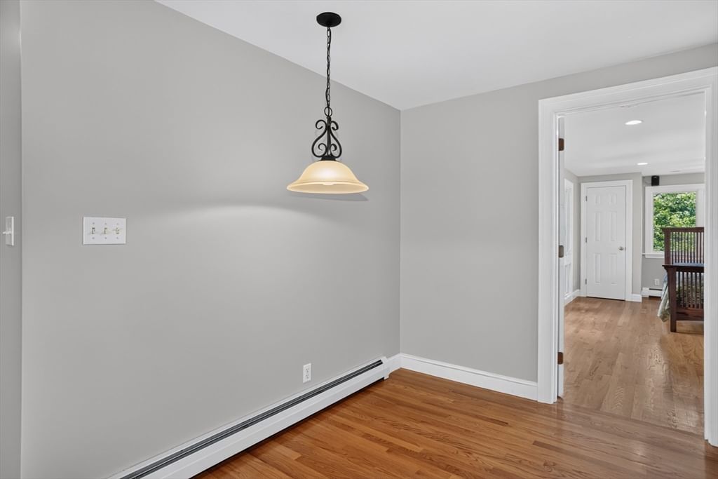 32 Lantern Ln Burlington — Photo 12 of 33