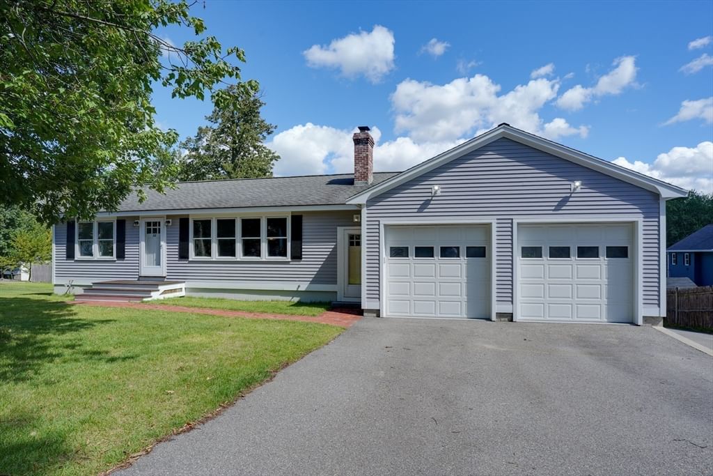 32 Lantern Ln Burlington — Photo 3 of 33