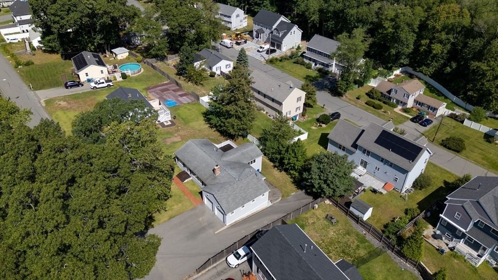 32 Lantern Ln Burlington — Photo 31 of 33