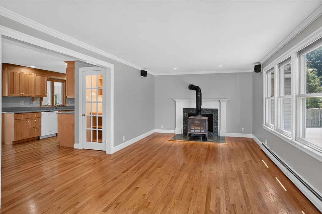 32 Lantern Ln, Burlington, MA 01803 photo 3
