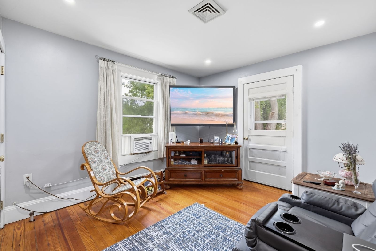 941 Lakeview Ave Lowell — Photo 16 of 39