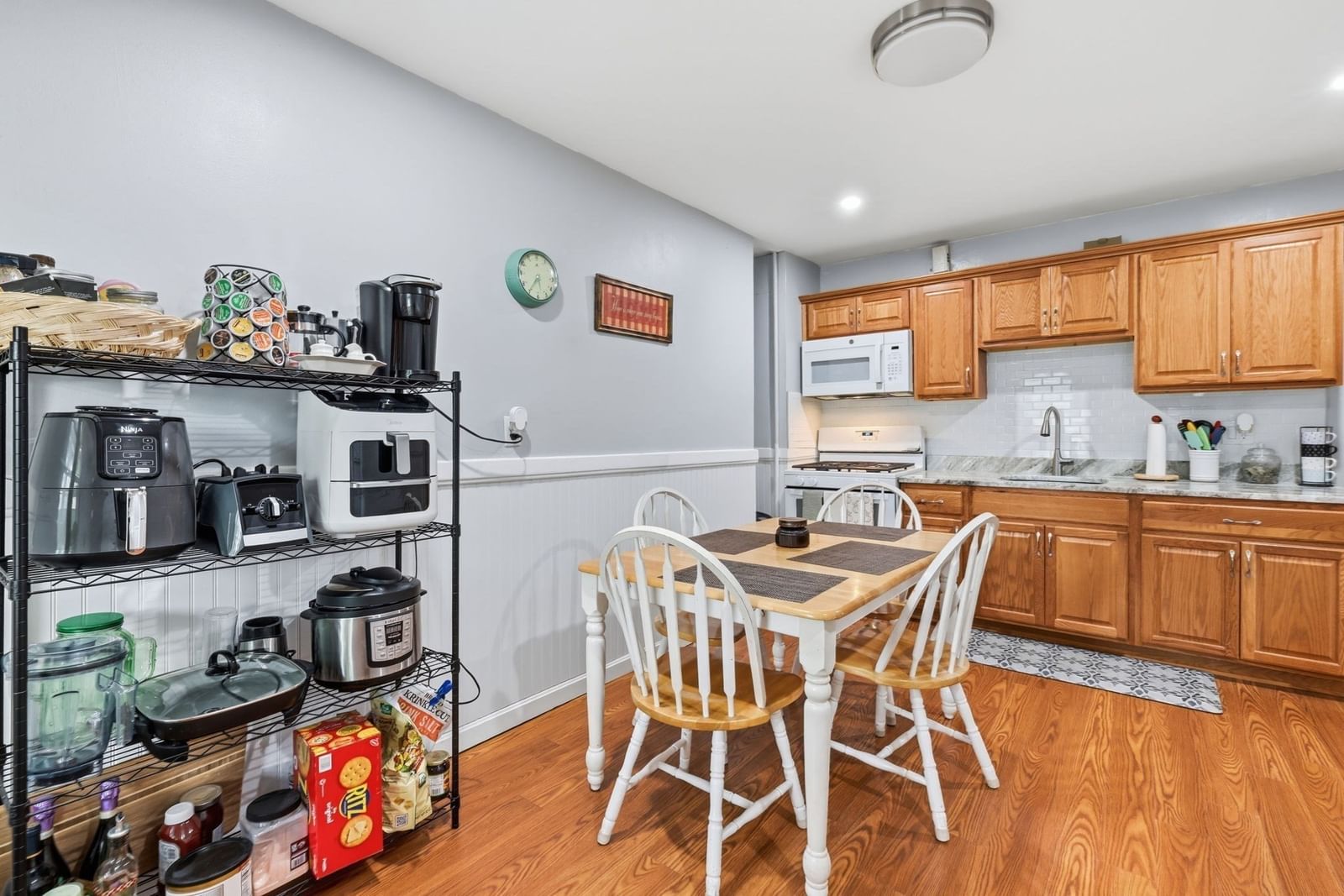 941 Lakeview Ave Lowell — Photo 18 of 39