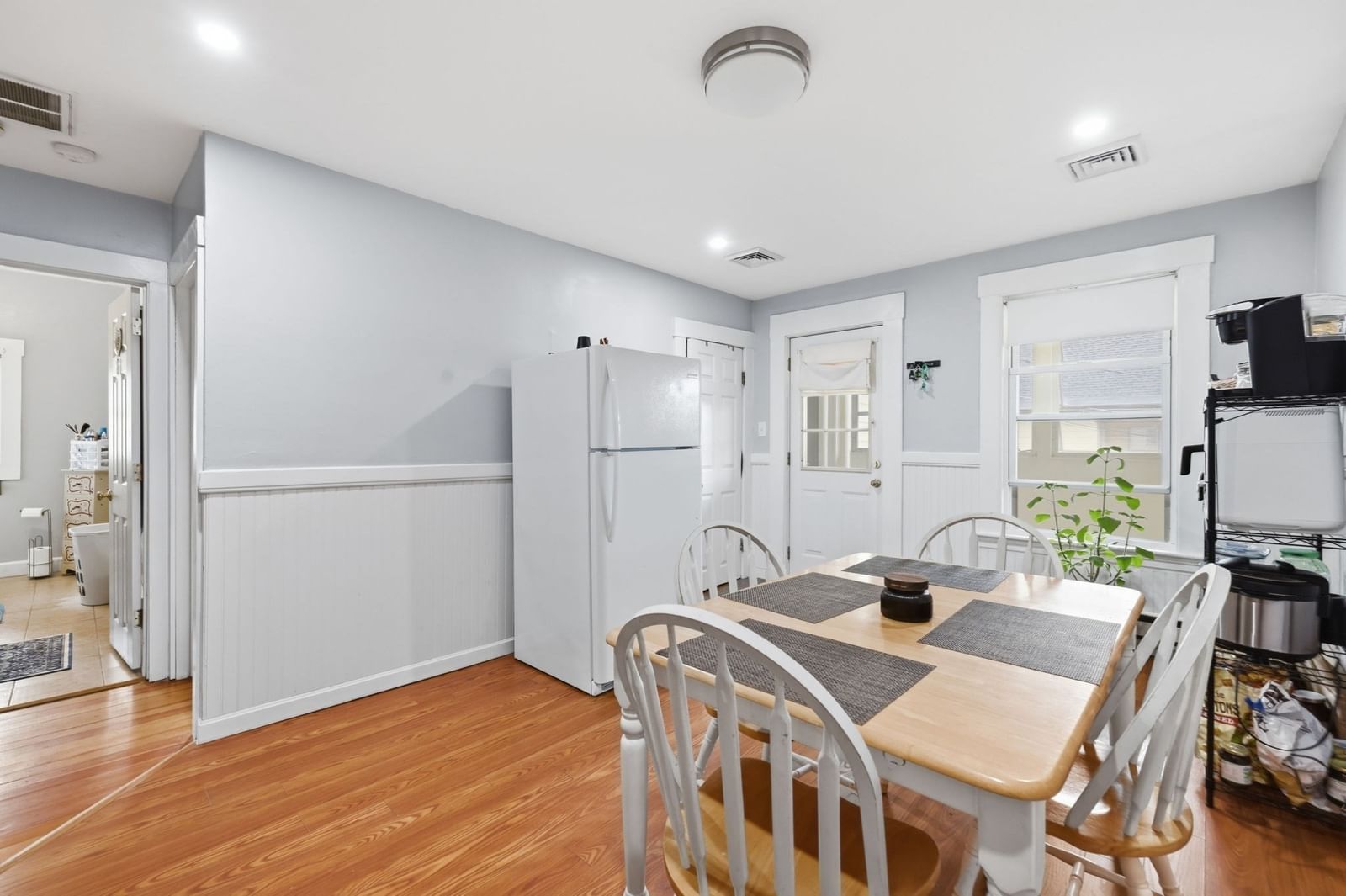 941 Lakeview Ave Lowell — Photo 19 of 39