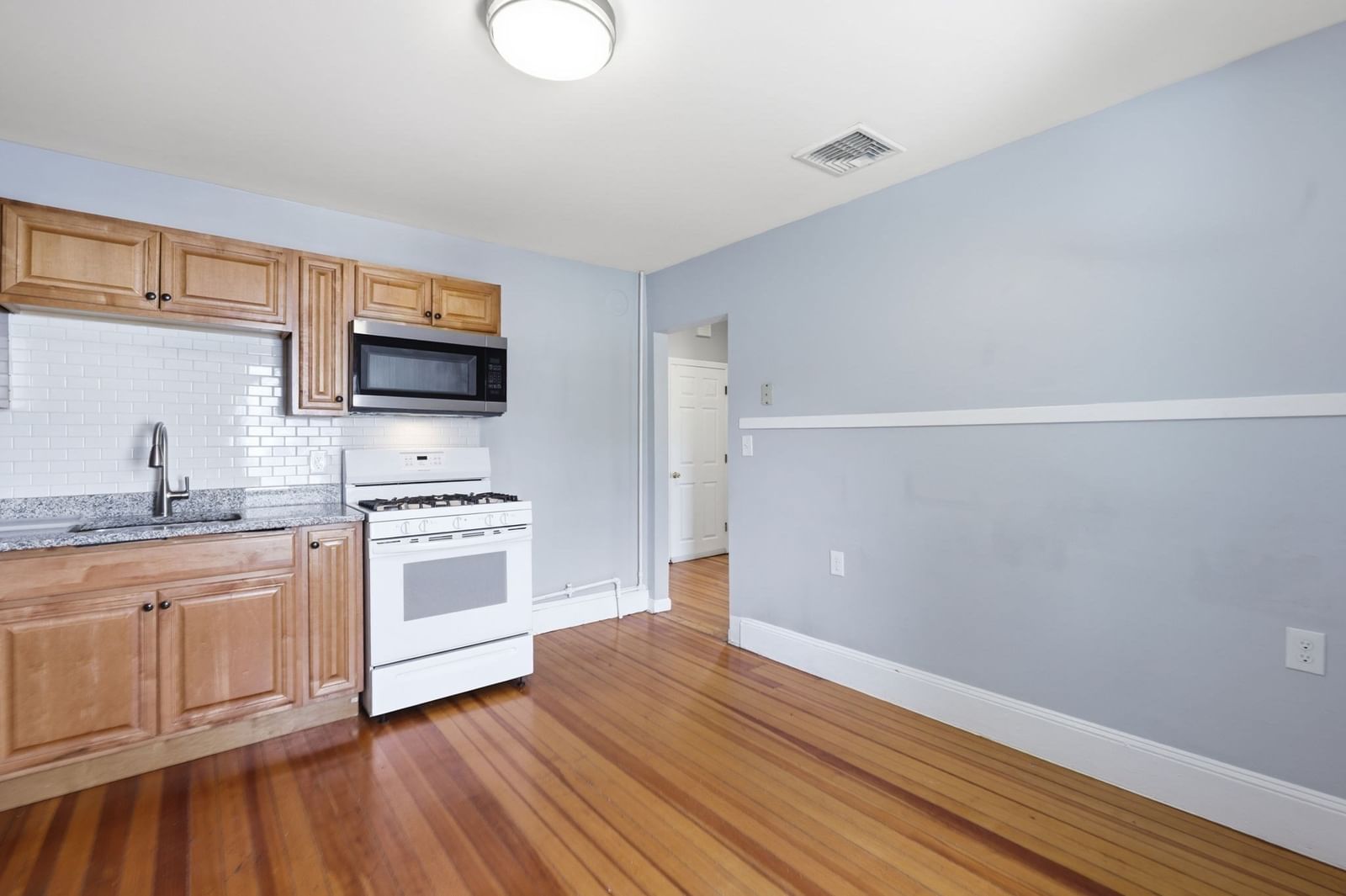 941 Lakeview Ave Lowell — Photo 24 of 39