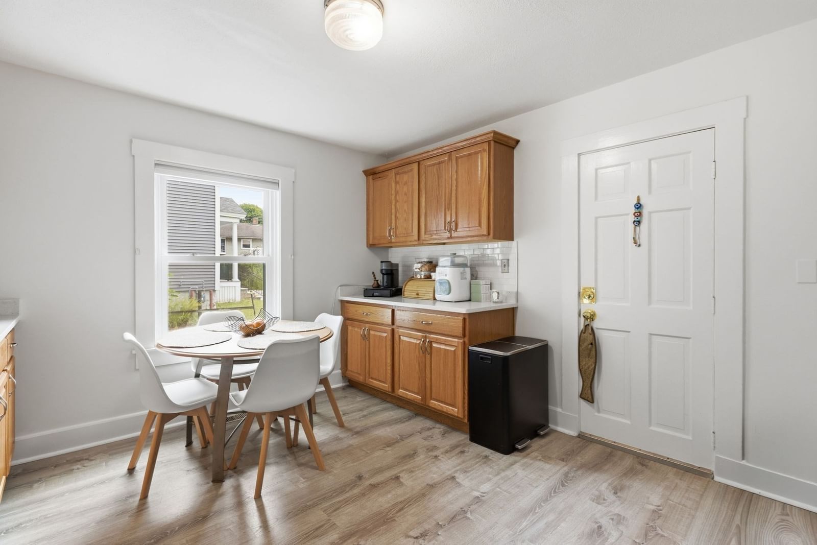 941 Lakeview Ave Lowell — Photo 5 of 39