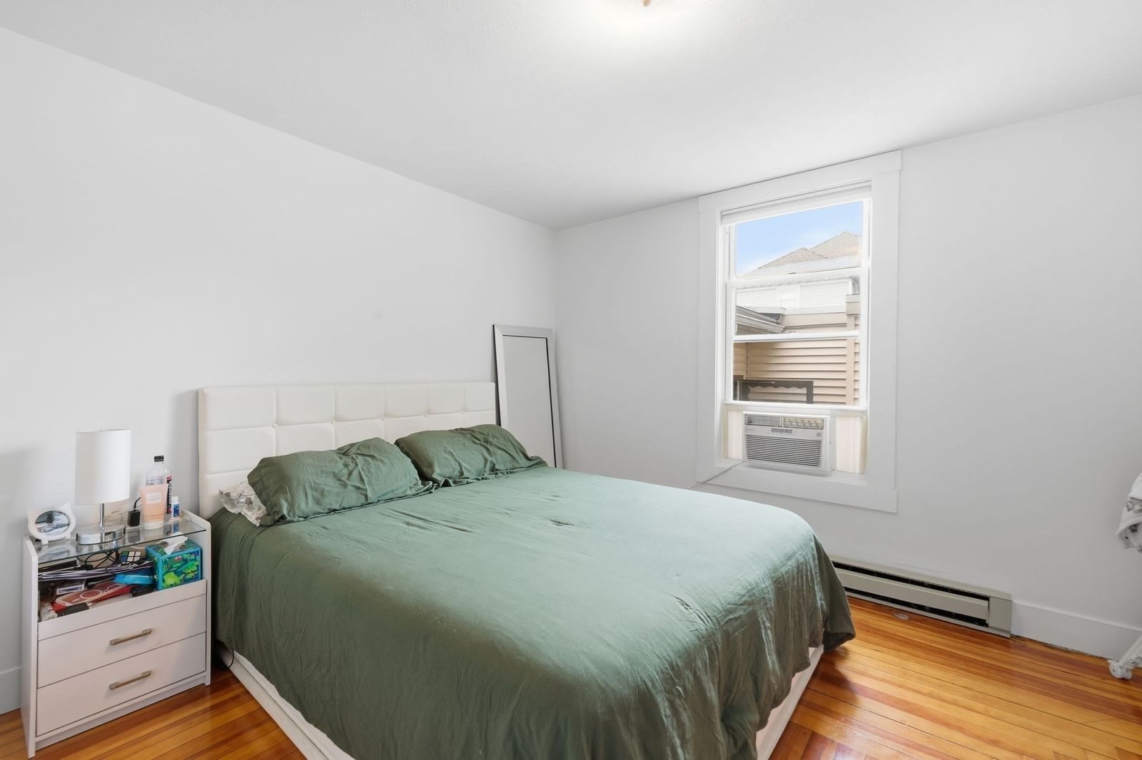 941 Lakeview Ave Lowell — Photo 6 of 39