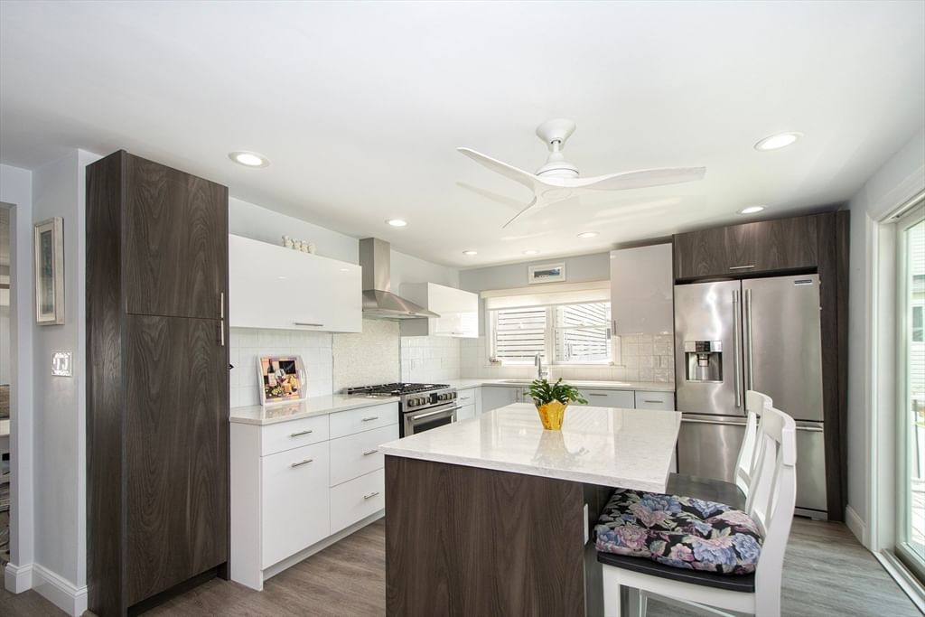 2 Wampatuck Way Scituate — Photo 13 of 36