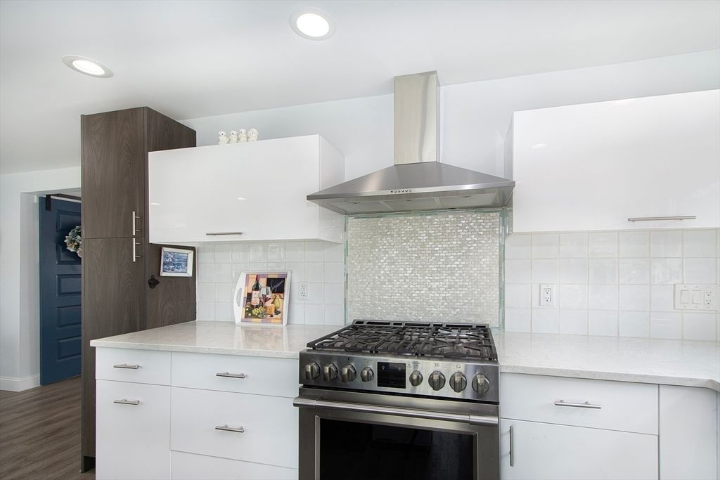 2 Wampatuck Way Scituate — Photo 14 of 36