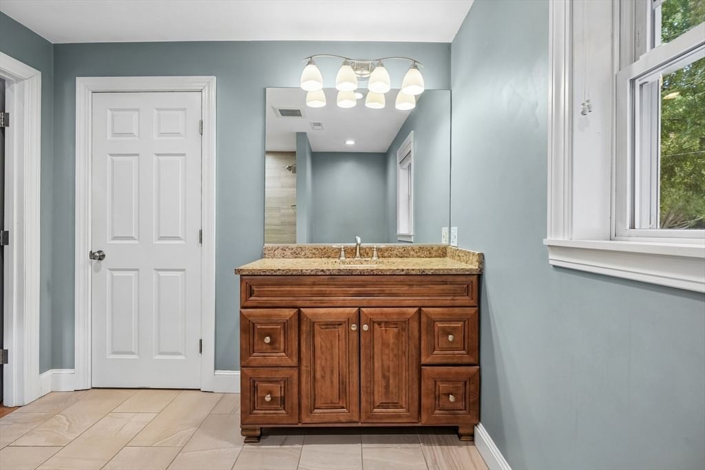 45 Adanac Rd Milton — Photo 16 of 25