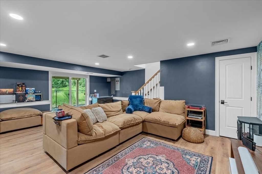 185 Locust St Swansea — Photo 31 of 42