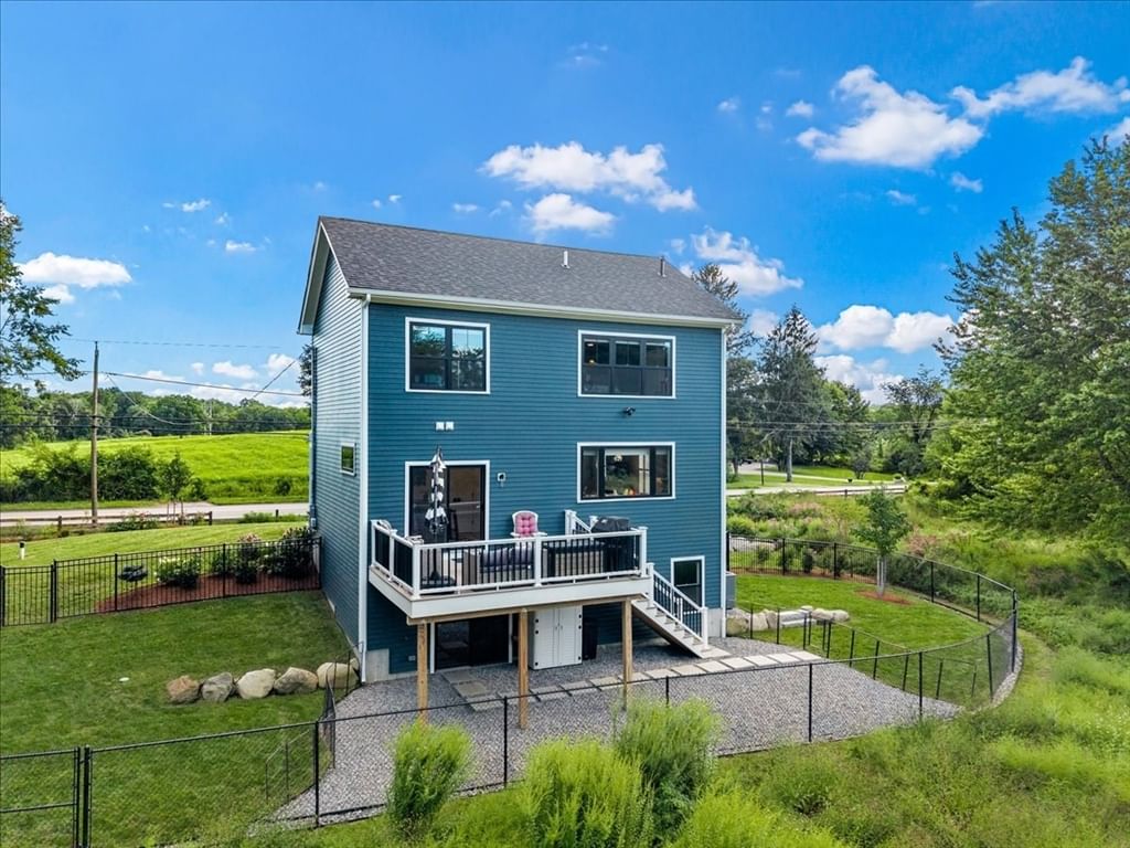 185 Locust St Swansea — Photo 40 of 42