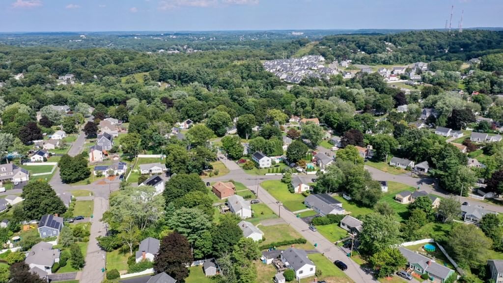 31 Anna Rd Woburn — Photo 30 of 36