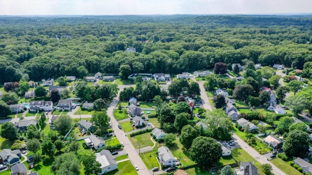31 Anna Rd Woburn — Photo 32 of 36