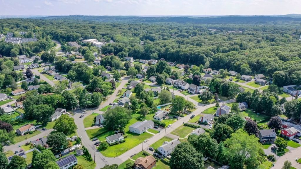 31 Anna Rd Woburn — Photo 33 of 36