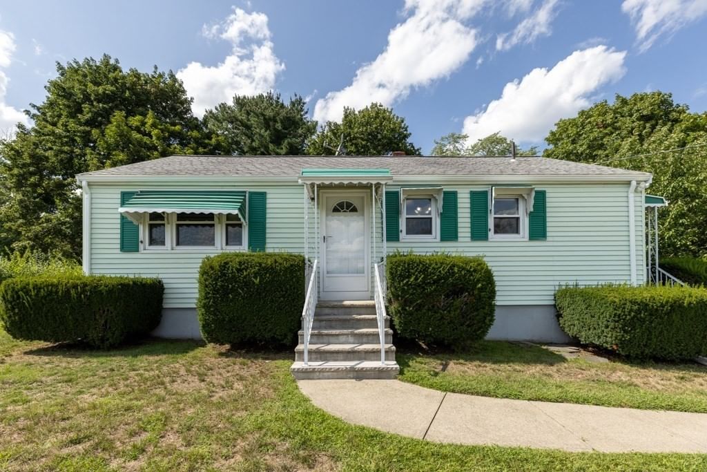 31 Anna Rd Woburn — Photo 7 of 36