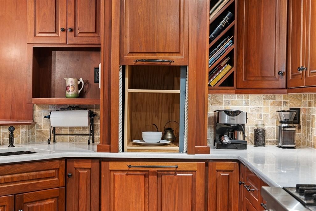 351 Plymouth Street Middleboro — Photo 12 of 42