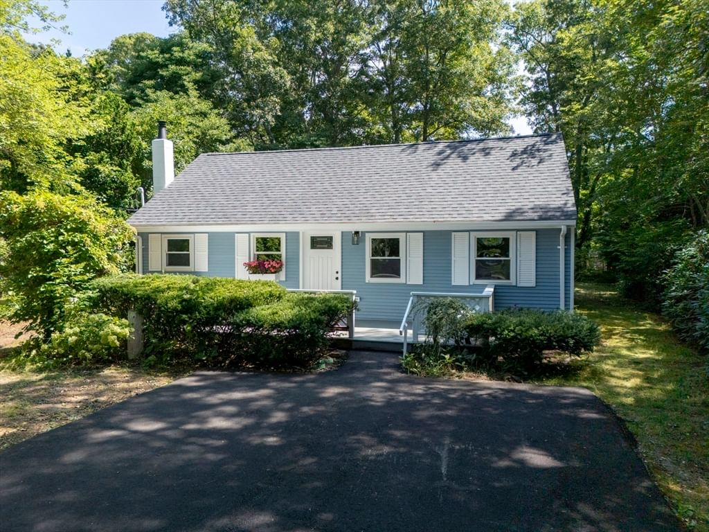 Property at 46 Lake Shore Dr, Falmouth, MA 02536