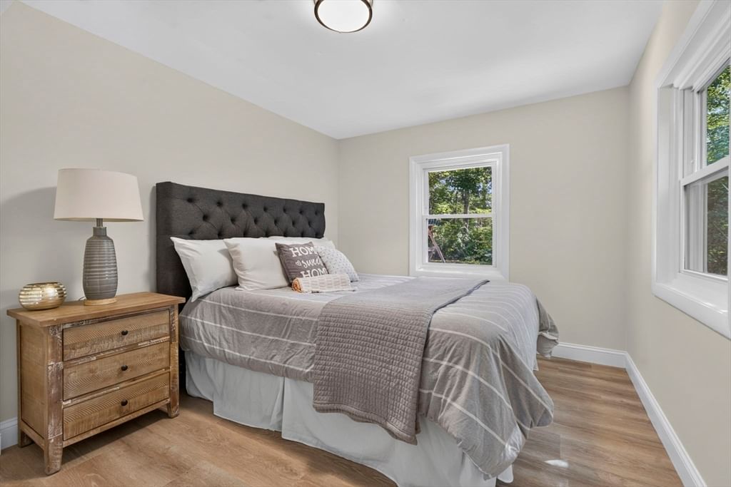 46 Lake Shore Dr Falmouth — Photo 10 of 27