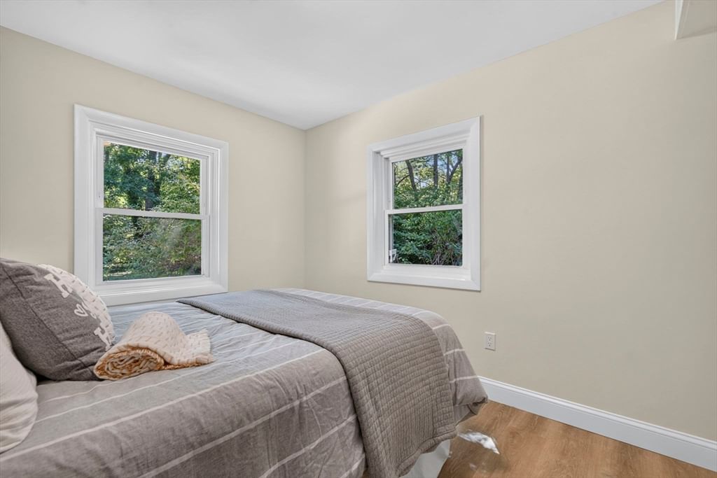 46 Lake Shore Dr Falmouth — Photo 12 of 27